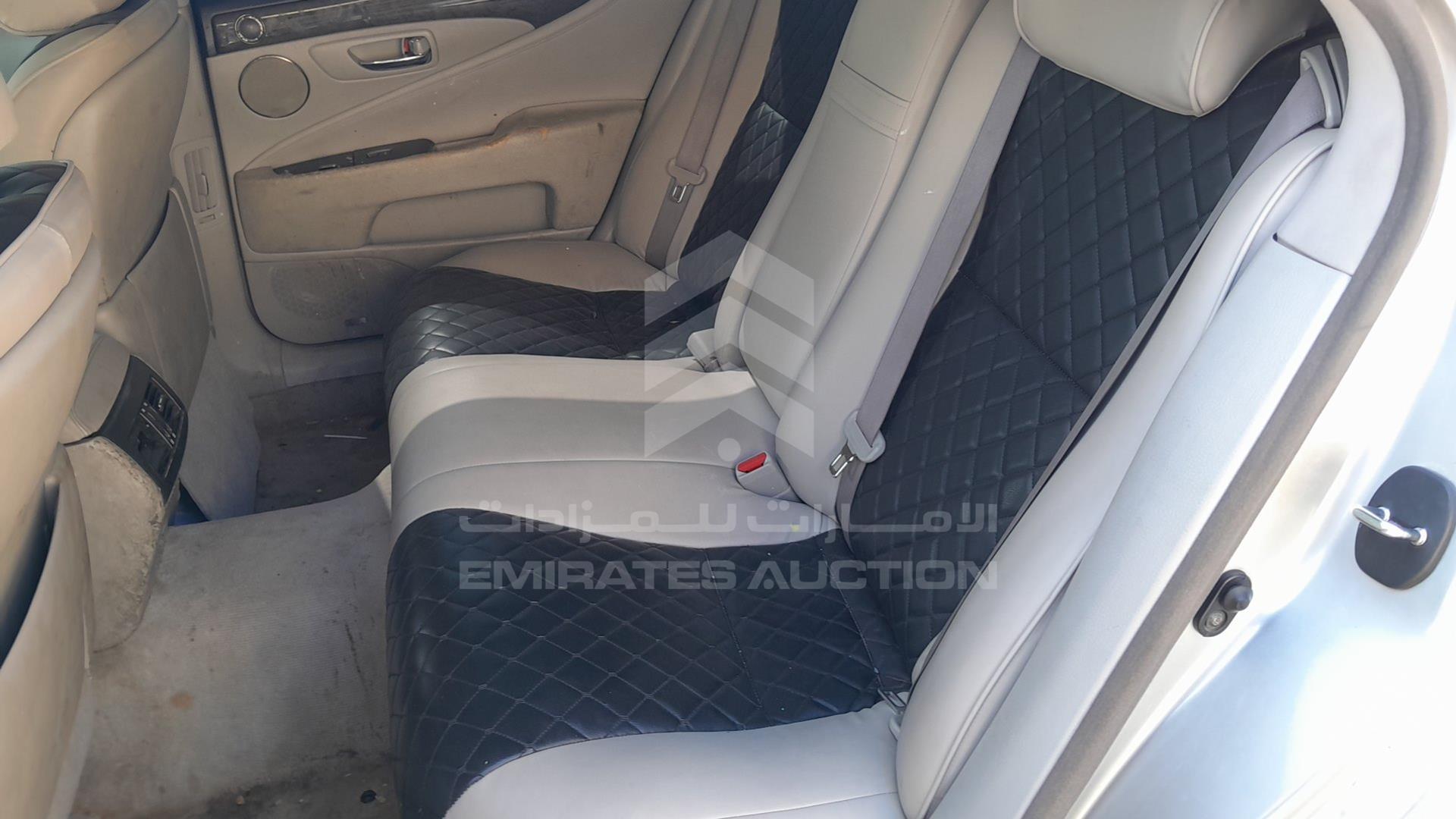 2009 LEXUS LS 460 VIN: JTHCL46F295003617
