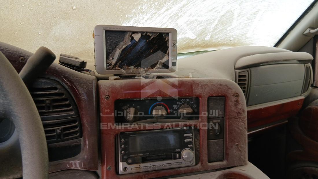 1998 Chevrolet Astro — Entertainment Systems & Camera Monitor & Navigation — Photo 16