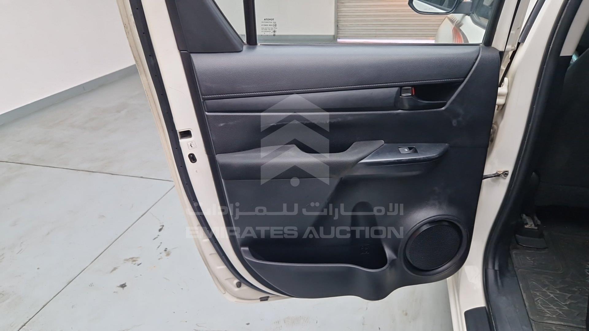 2016 TOYOTA HILUX VIN: MR0JB6CDXG1750298