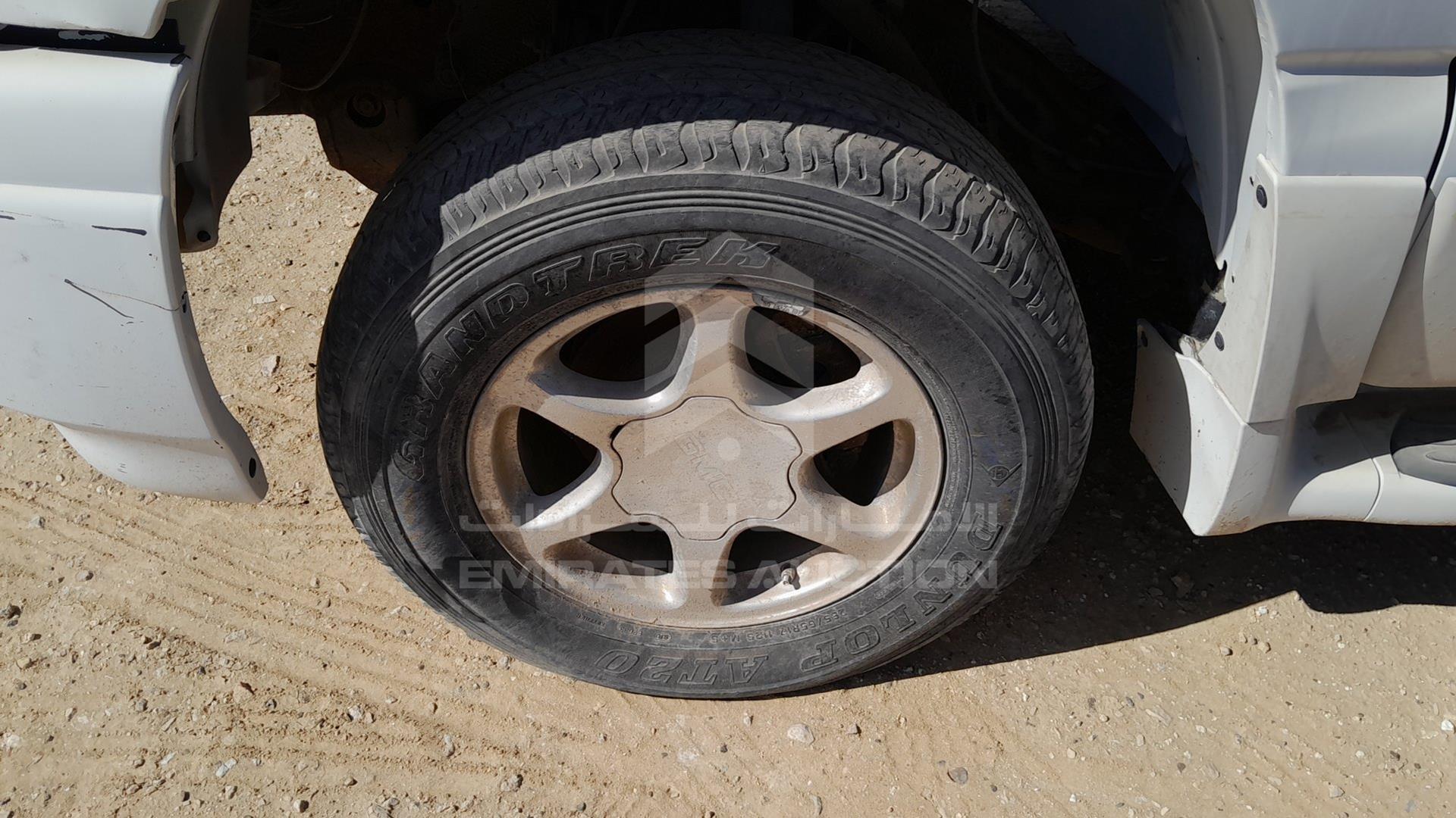 2005 GMC YUKON VIN: 1GKEK63UX5J245105