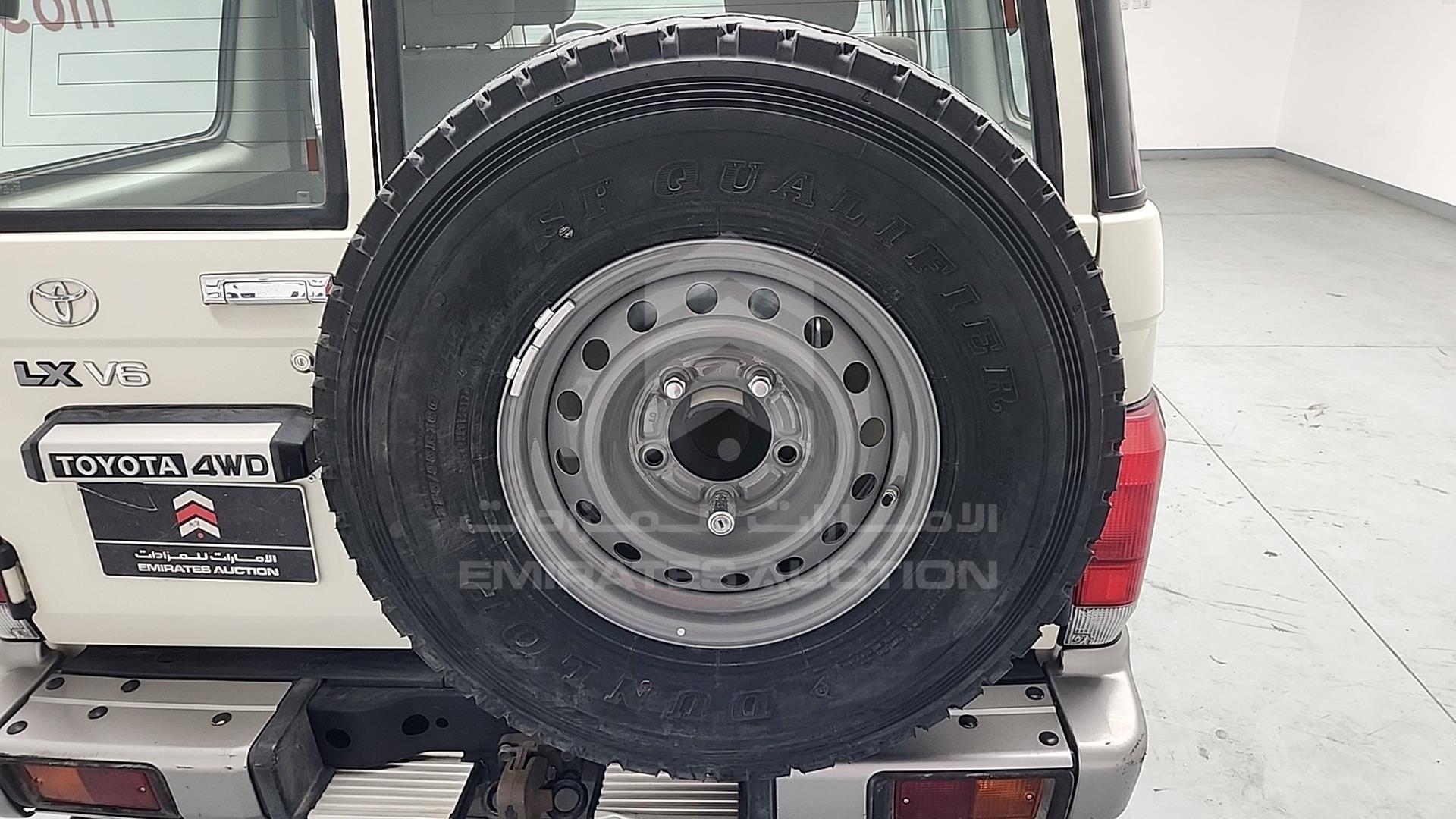 2017 TOYOTA LC 76 VIN: JTEEU73J7H4200784
