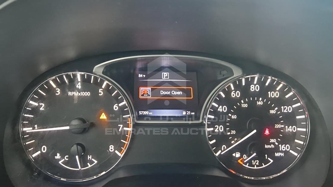 2017 Nissan Pathfinder — Speedometer & RPM Gauges — Photo 18