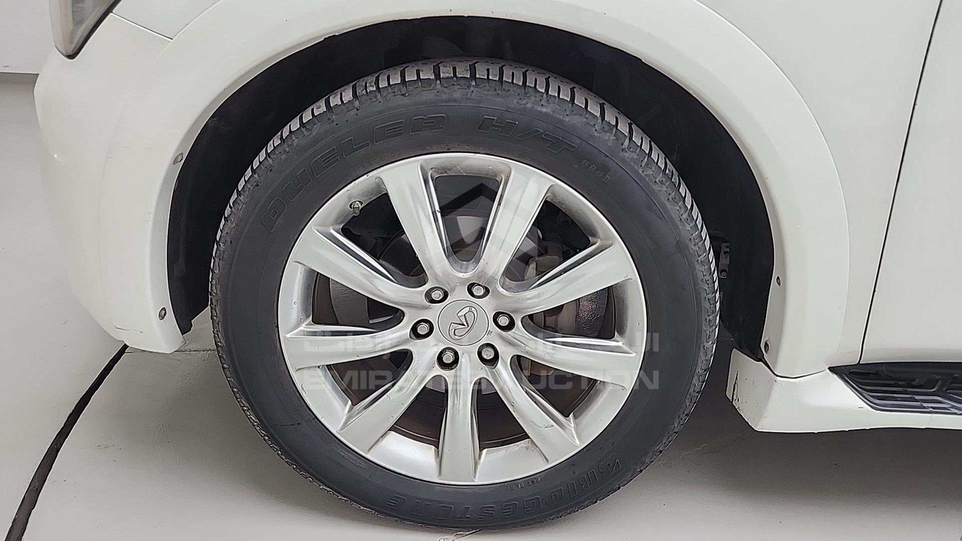 2011 INFINITI QX56 VIN: JNRAZ25Y4B9000148