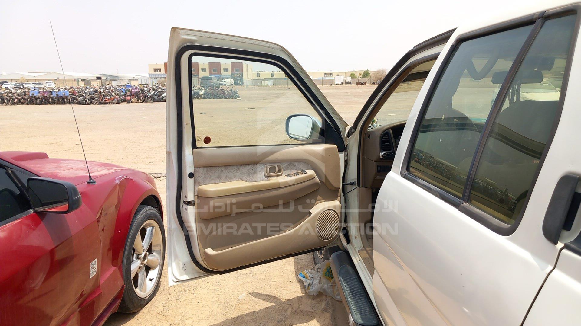 2002 NISSAN PATHFINDER VIN: JN8AR05Y62W522936