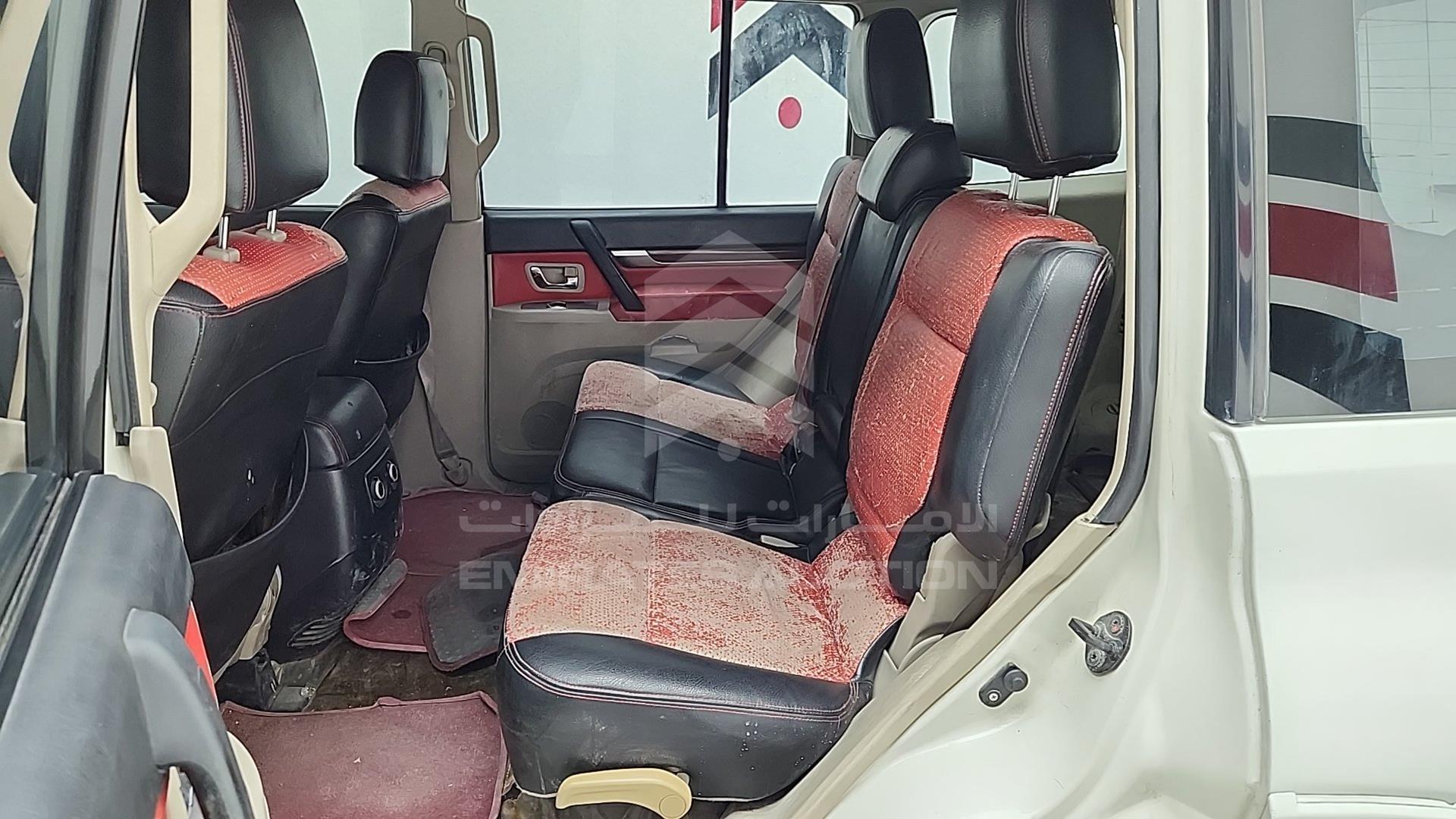2009 MITSUBISHI PAJERO VIN: JMYLRV93W9J703606