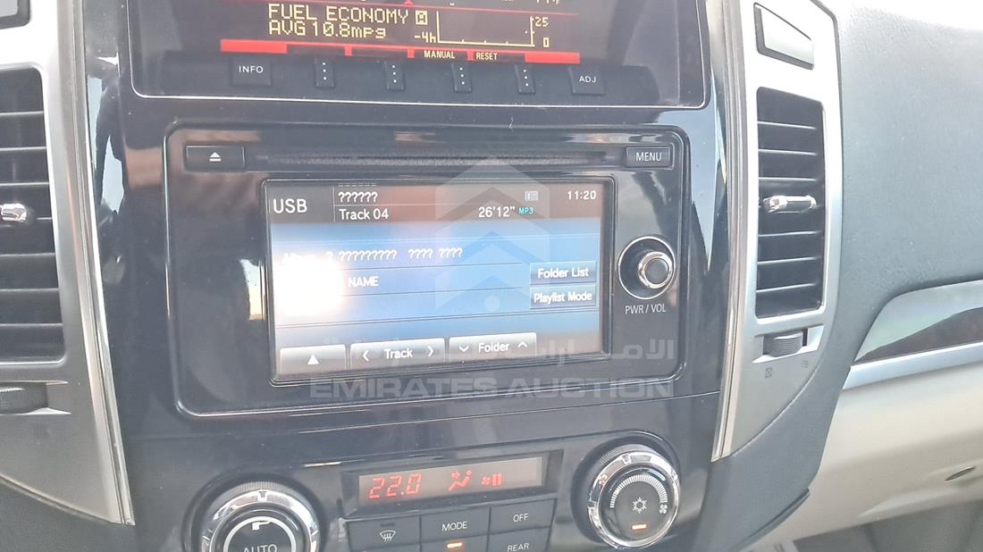 2017 Mitsubishi Pajero — Entertainment Systems & Camera Monitor & Navigation — Photo 16