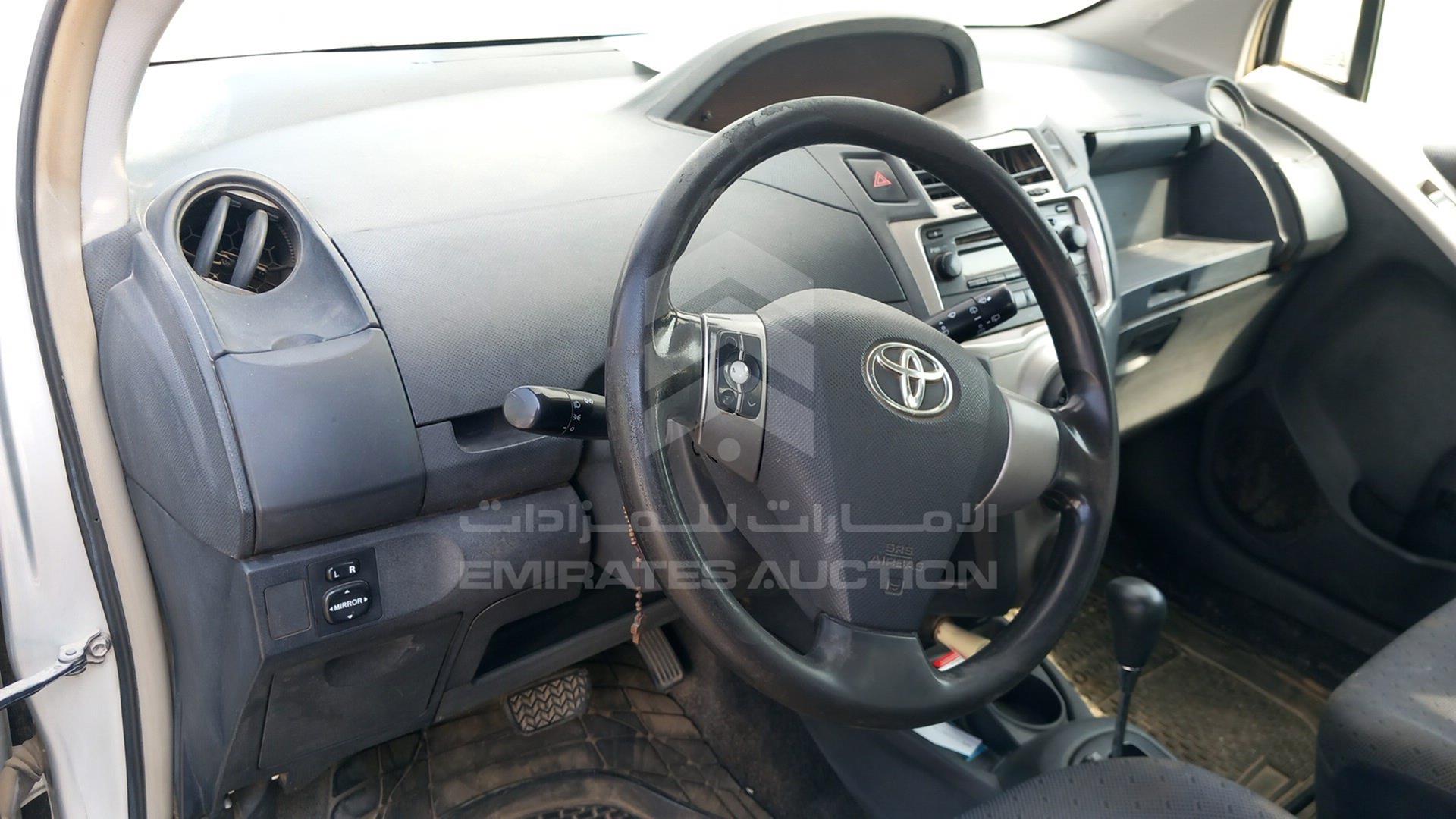 2009 TOYOTA YARIS VIN: JTDKW923795125841