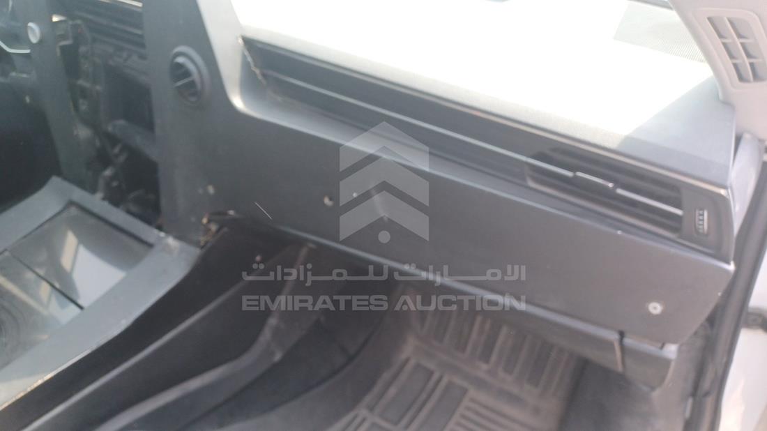 اودي ايه 6 2020 — زاوية واجهة الراكب الأمامي الأيمن — صورة 22