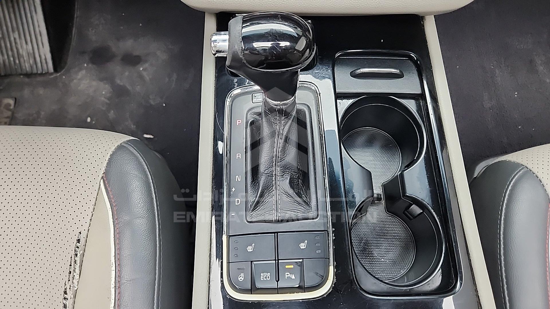2016 KIA CARNIVAL VIN: KNAMC8120G6187445