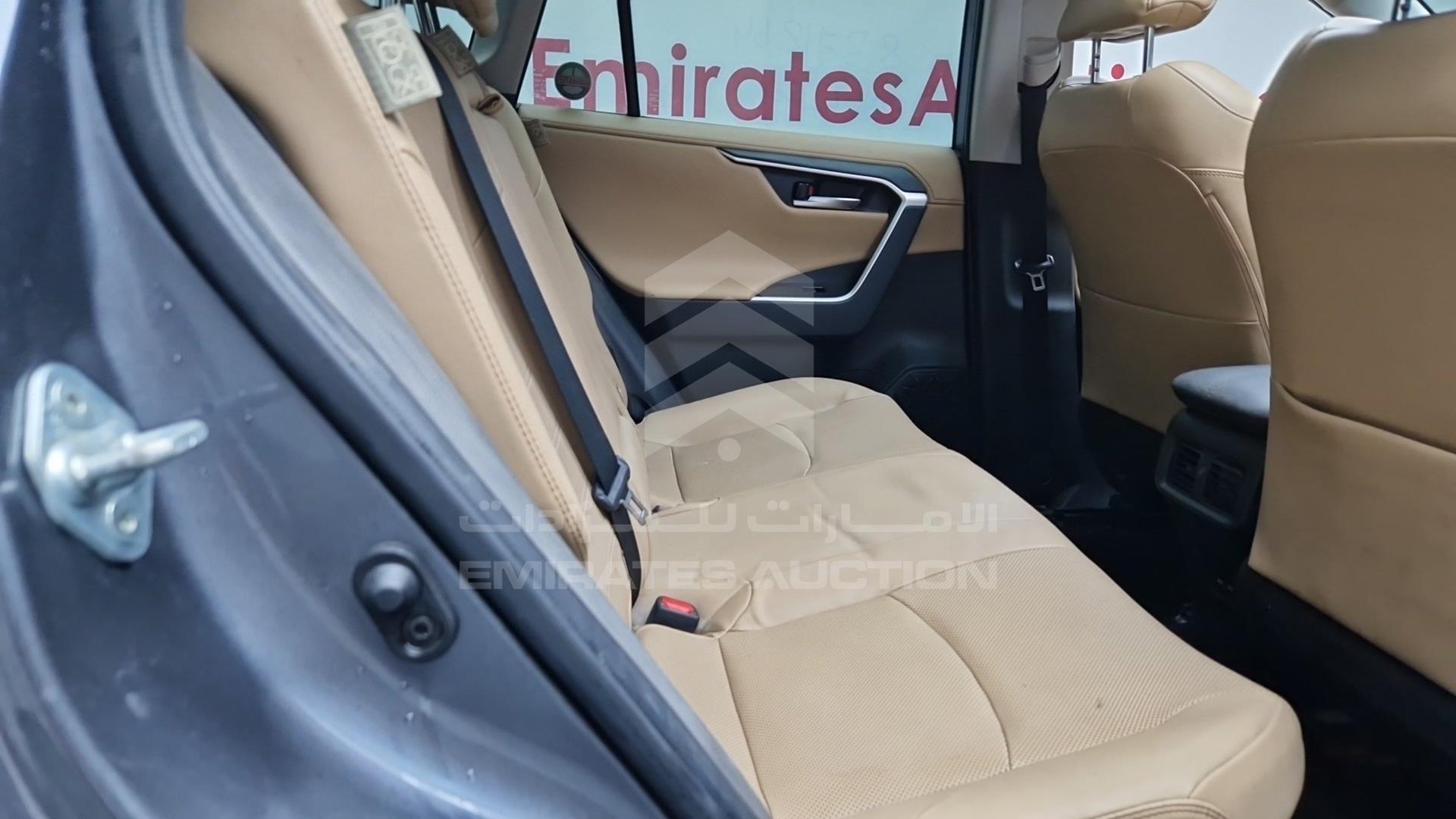 2021 TOYOTA RAV-4 VIN: JTMDW3FV5MD102476