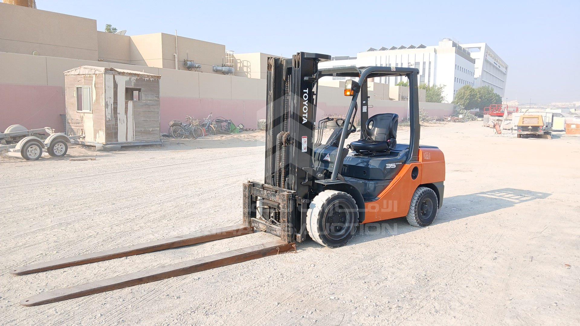 2013 TOYOTA FORKLIFT VIN: 308FGJ3533318