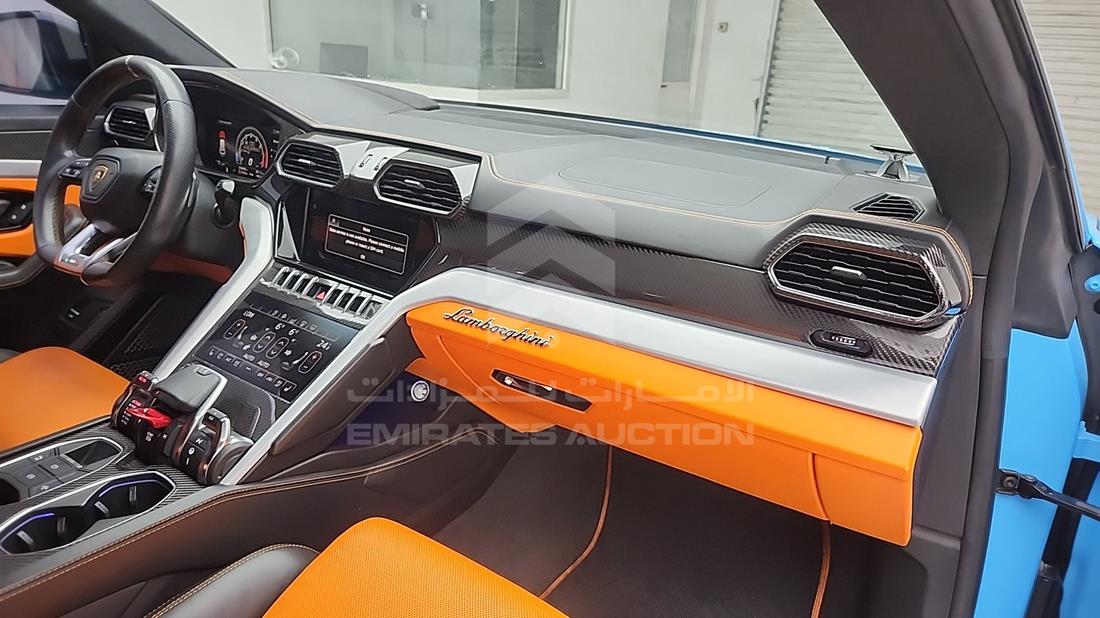2021 Lamborghini Urus — Front Right Passenger Dashboard View — Photo 34