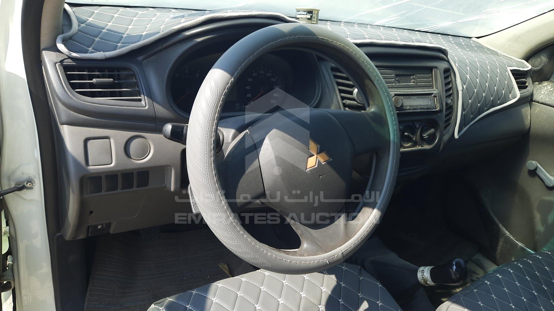 2016 MITSUBISHI L200 VIN: MMBENKJ40GH039273