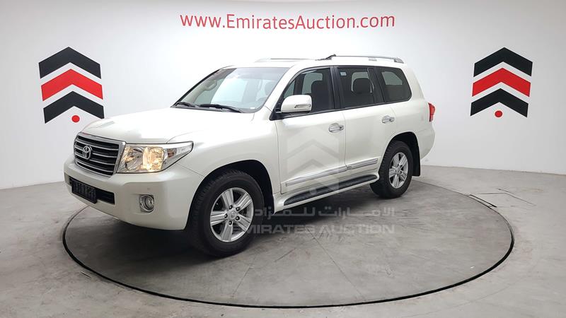 JTMHU09J5F4120610 Auction: EmiratesAuction Lot: 409010 JTMHU09J5F4120610 Toyota Land Cruiser 2015 WHITE Photo 58