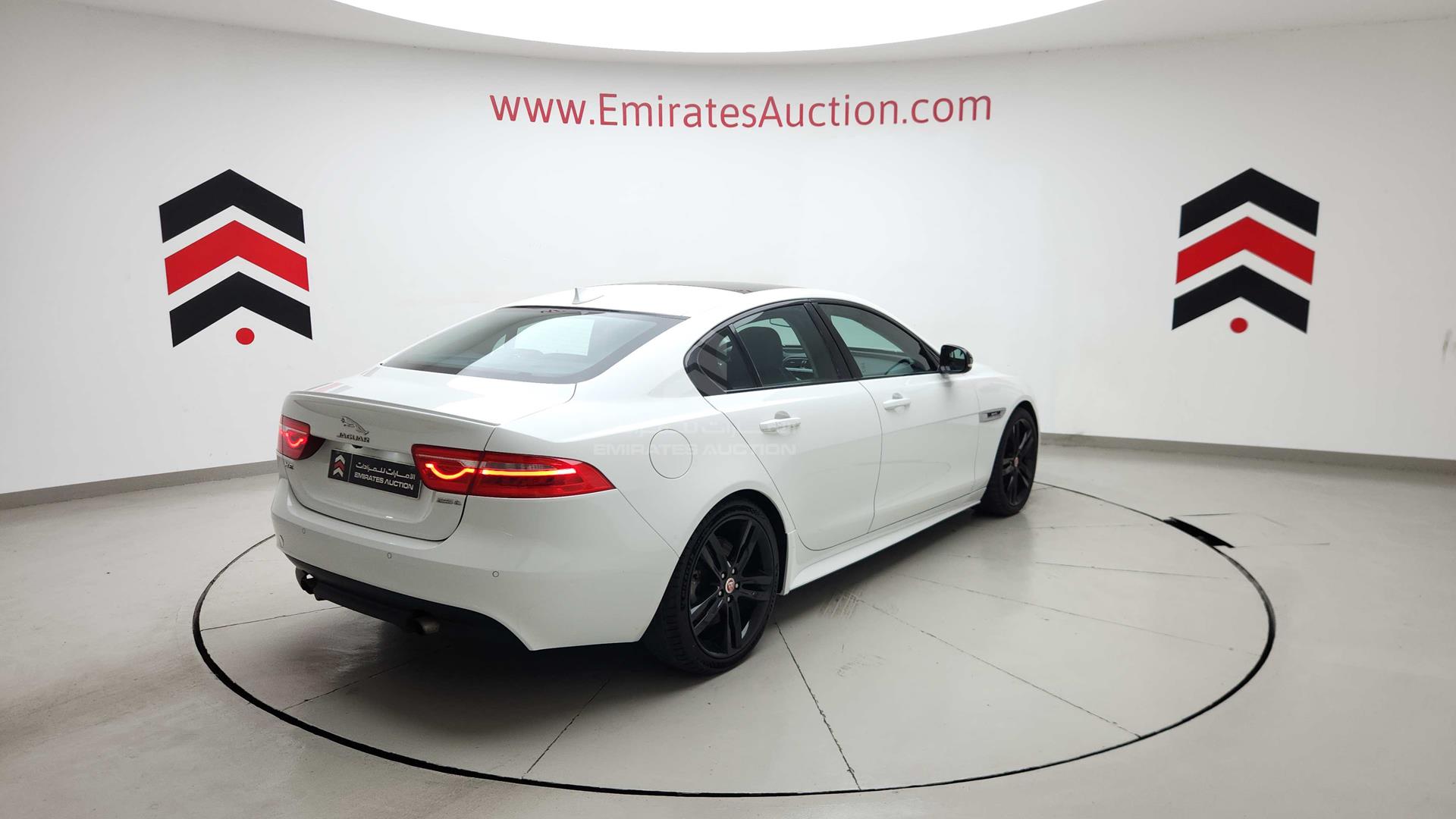 2016 JAGUAR XE VIN: SAJAB4BG8GA924028