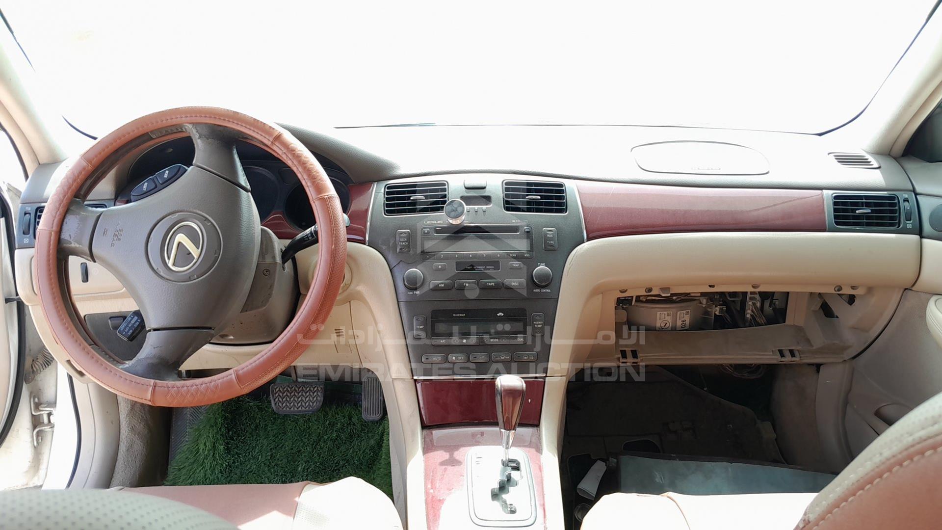 2002 LEXUS ES 300 VIN: JTHBF30G420027791