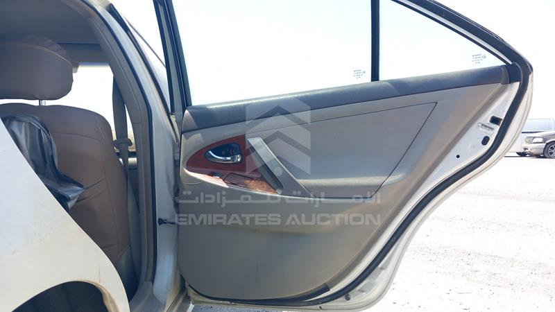 6T1BE42K8BX744228 Auction: EmiratesAuction Lot: 408520 6T1BE42K8BX744228 Toyota Camry 2011 WHITE Photo 23