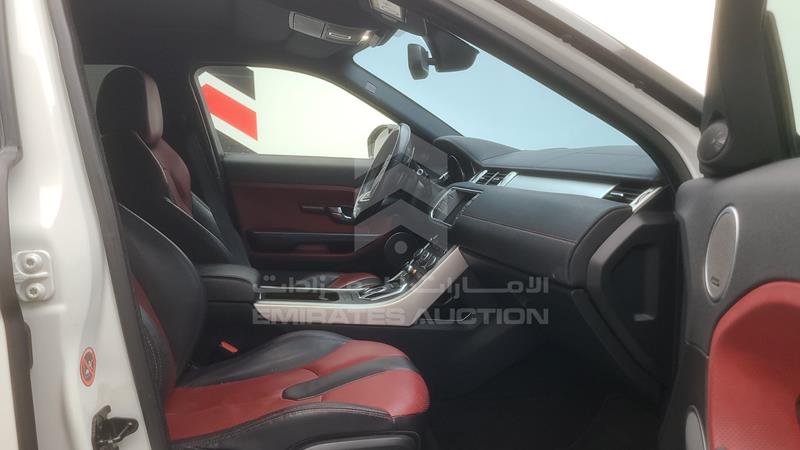 SALVA2BG0EH935397 Auction: EmiratesAuction Lot: 416781 SALVA2BG0EH935397 Range Rover Evoque 2014 WHITE Photo 34