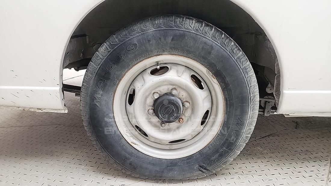 2005 Nissan Urvan — Rear Right Tyre — Photo 25