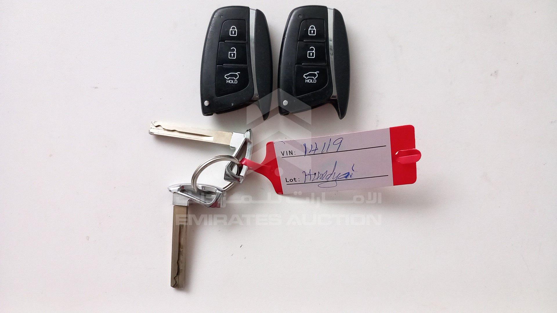 2016 HYUNDAI SANTA FE VIN: KMHSN81EXGU114119