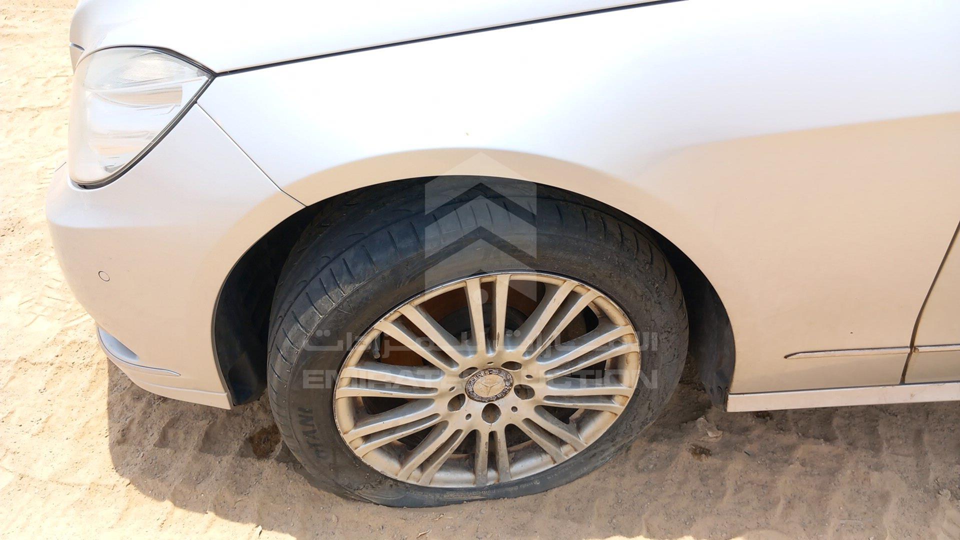 2012 MERCEDES E 300 VIN: WDDHF5DB2CA573075