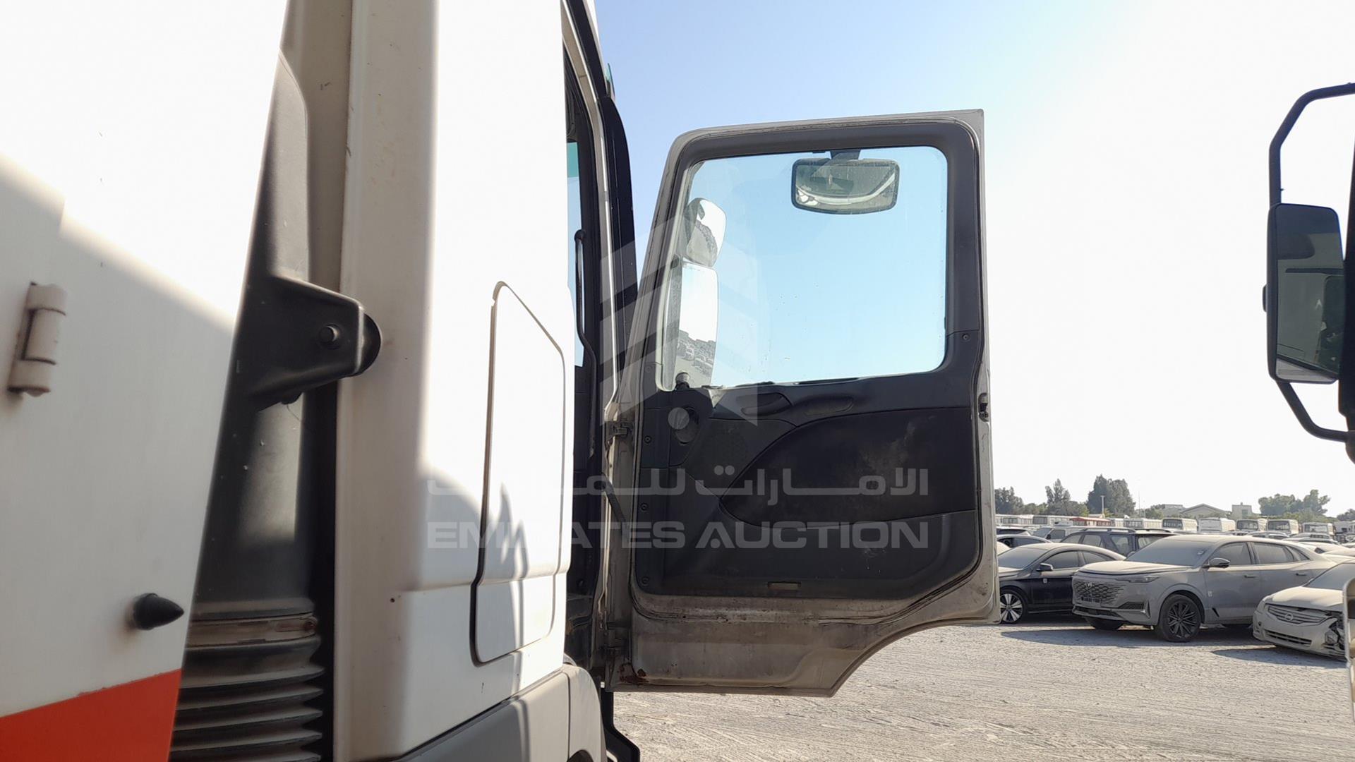 2008 MERCEDES ACTROS VIN: WDAKHCAA58L278979