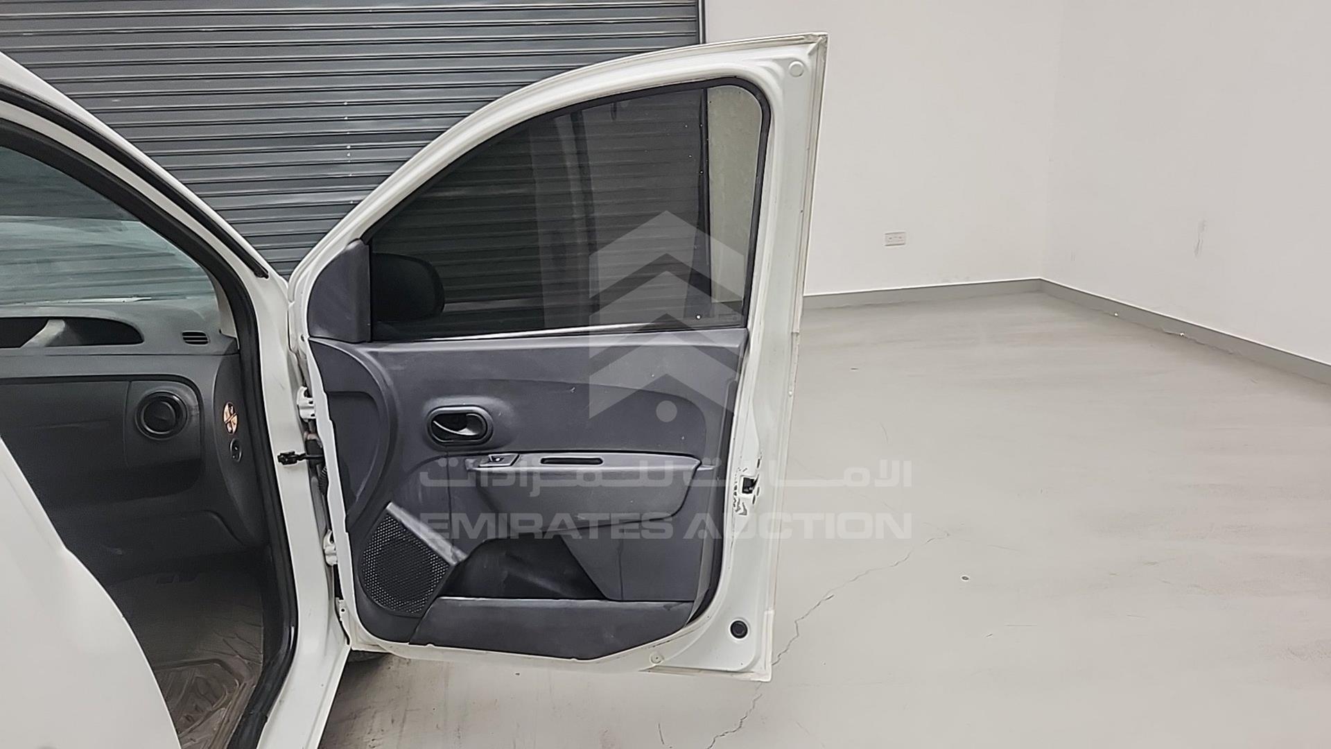 2018 RENAULT DOKKER VIN: VF18SRB42JG595166