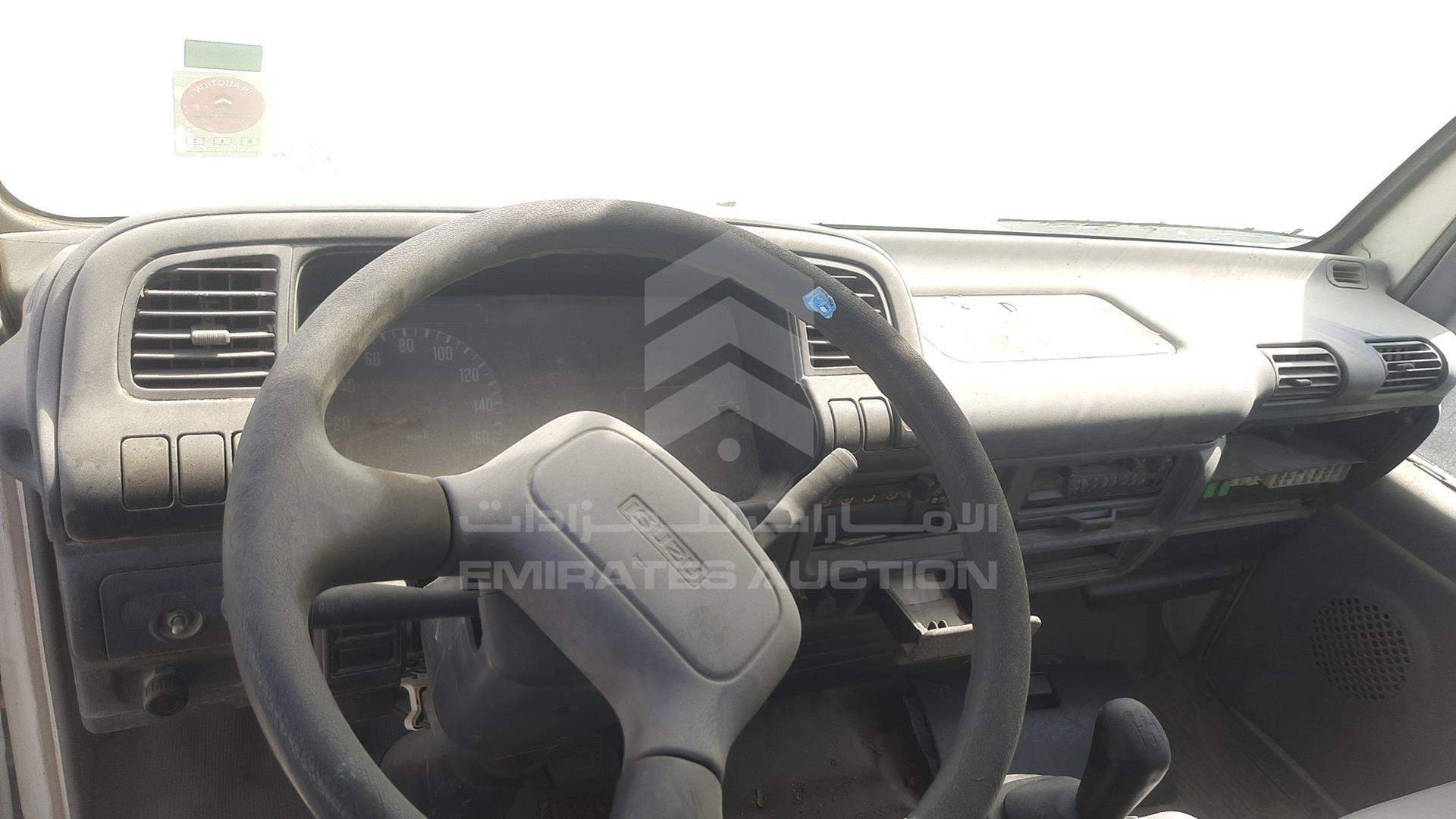 2008 ISUZU NKR VIN: JAAJP24G587K01907