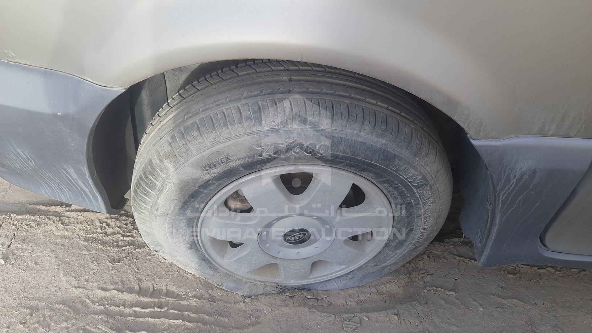 2003 KIA CARNIVAL VIN: KNAUP755436369663