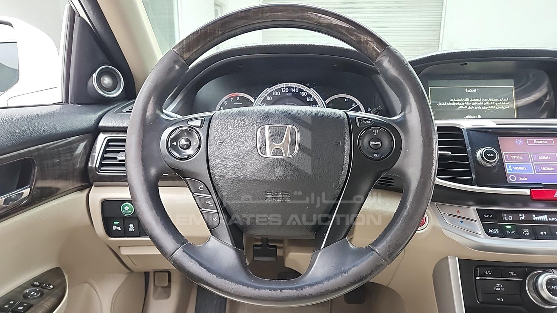 2016 HONDA ACCORD VIN: LUCCR3668G3400375