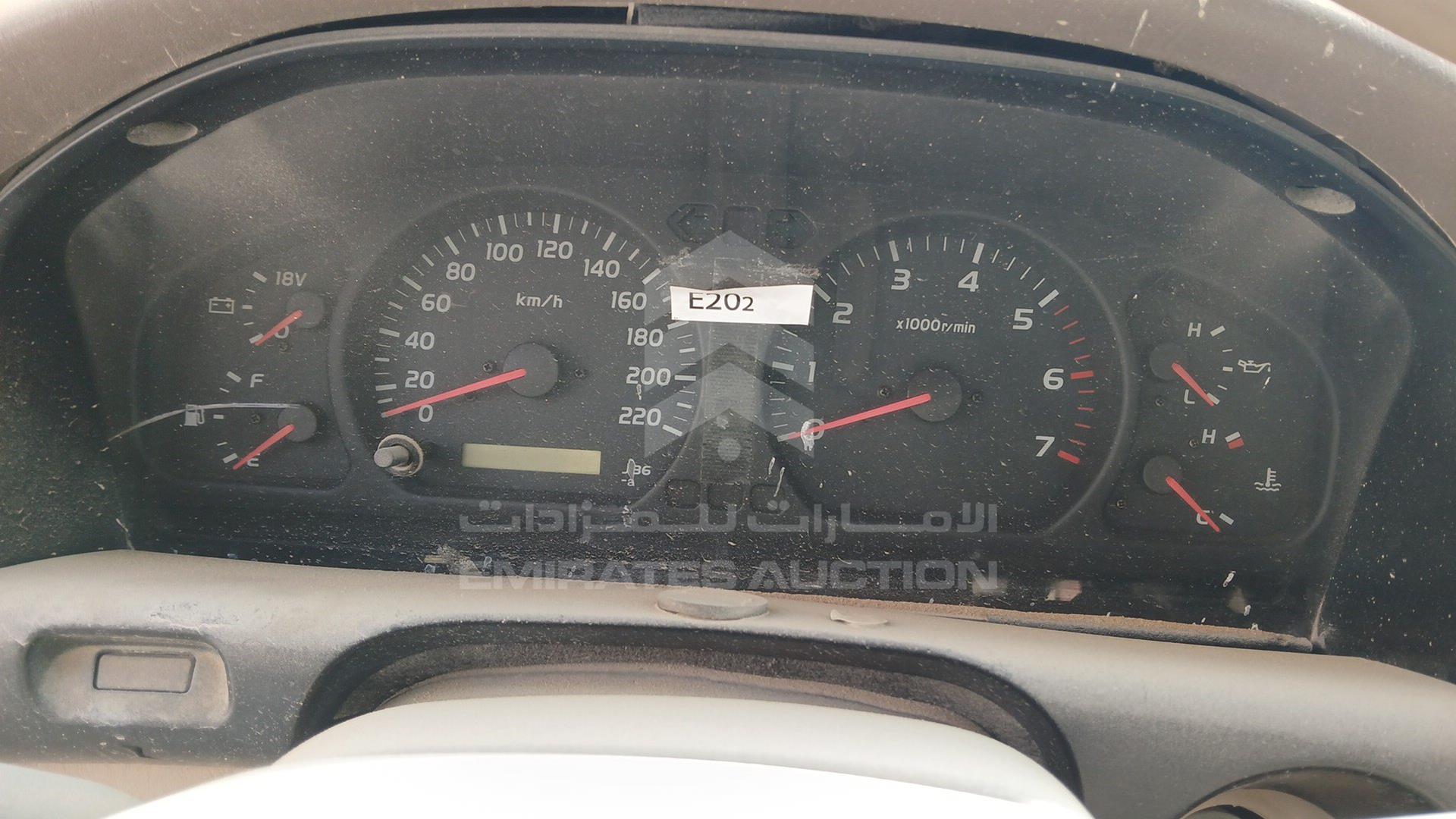 2000 TOYOTA LAND CRUISER VIN: JT3HJ09J5Y0027111