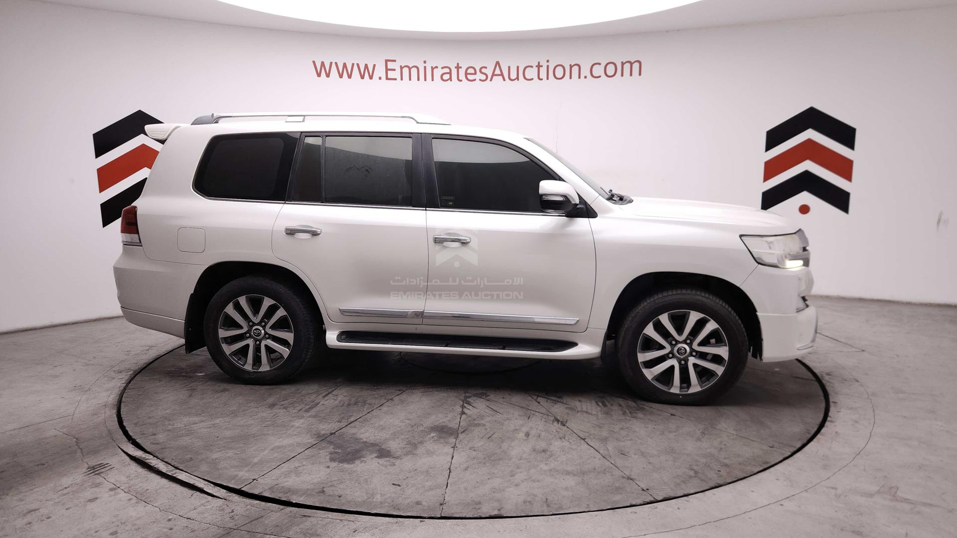 2016 TOYOTA LAND CRUISER VIN: JTMHX05J1G4109165