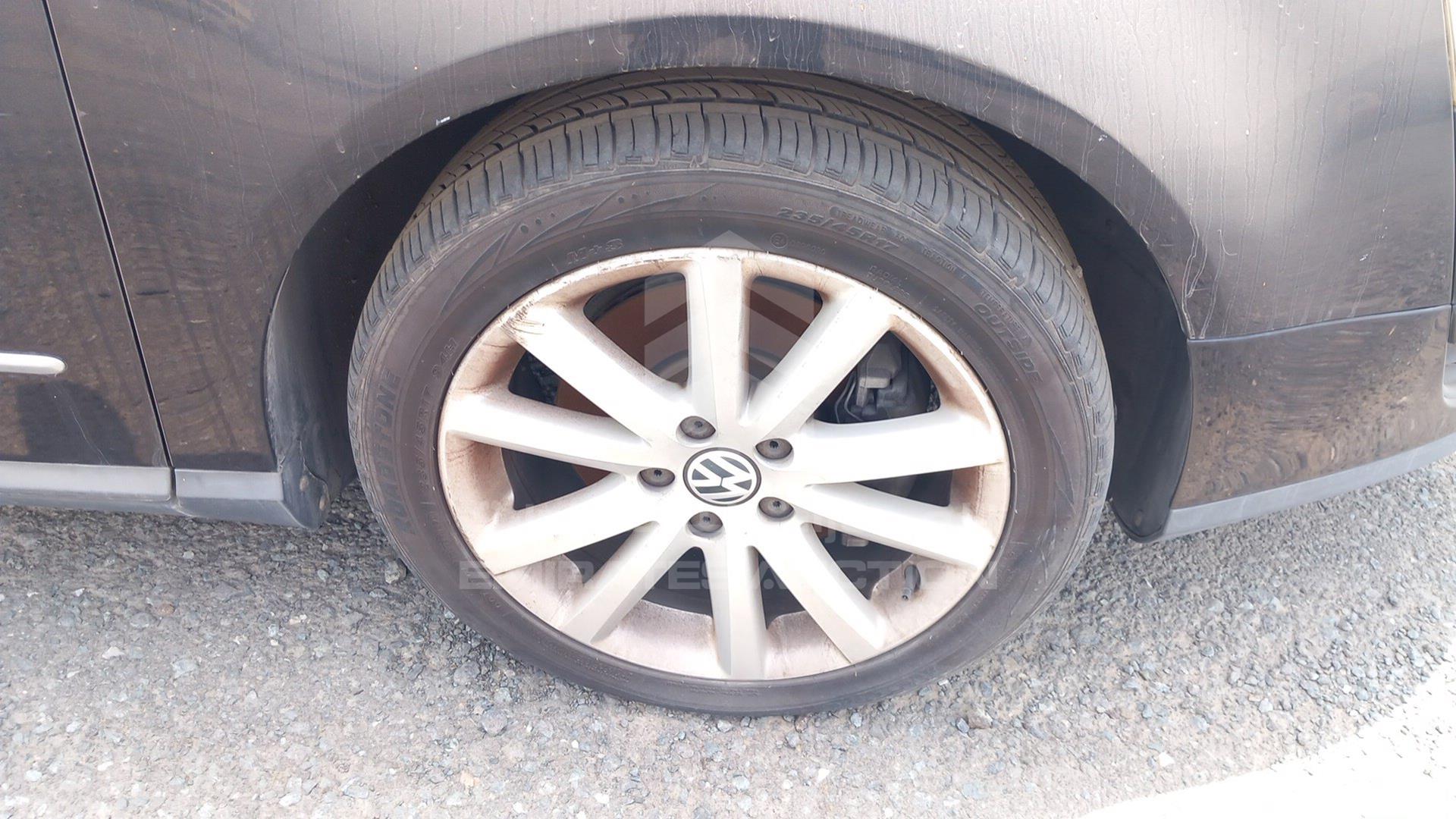 2011 VOLKSWAGEN PASSAT VIN: WVWBP13C1BP001328
