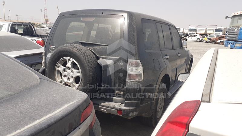 JMYLRV93W8J706001 Auction: EmiratesAuction Lot: 408570 JMYLRV93W8J706001 Mitsubishi Pajero 2008 BLACK Photo 7