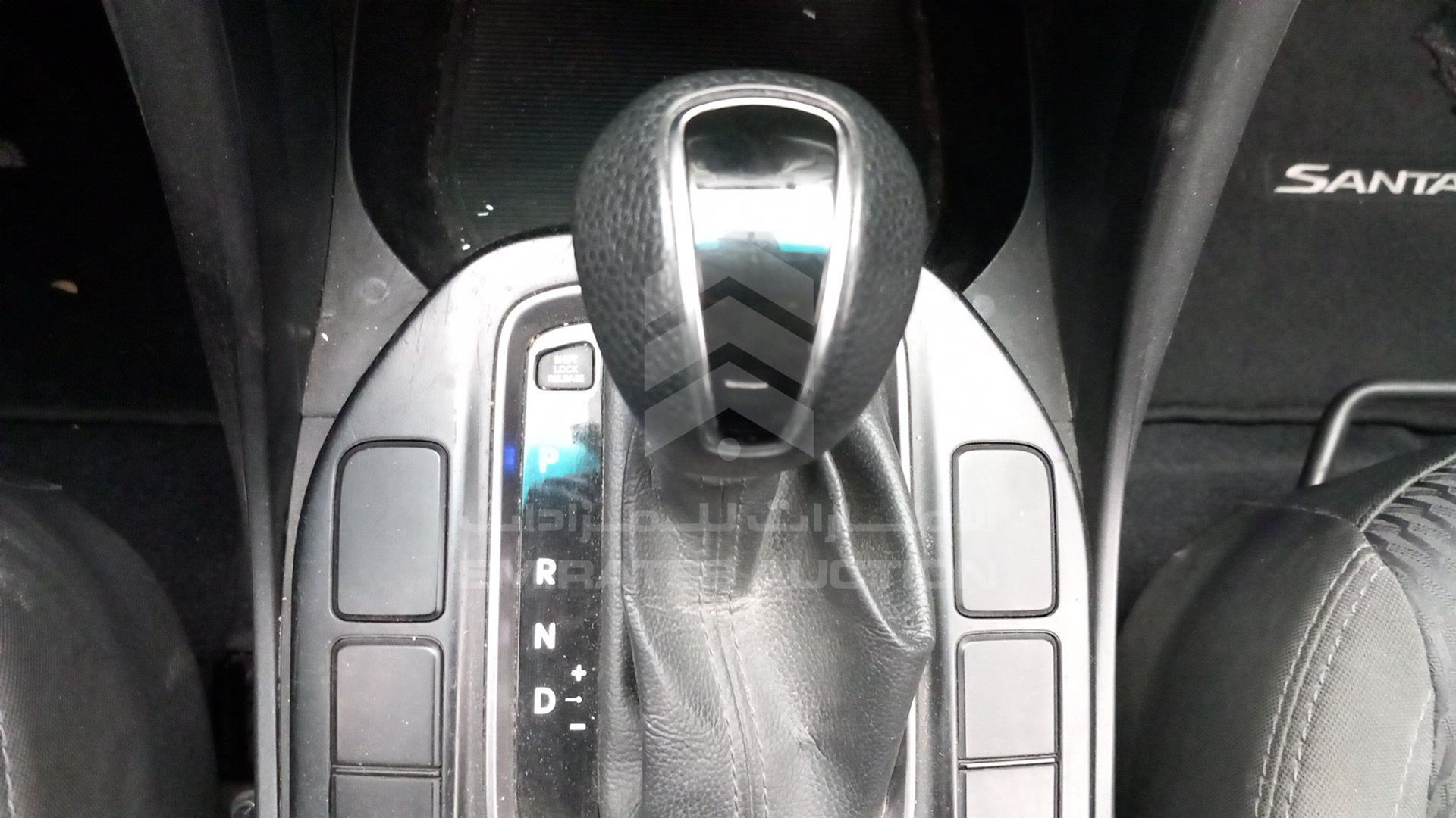 2014 HYUNDAI SANTA FE VIN: KMHSM81E6EU050192