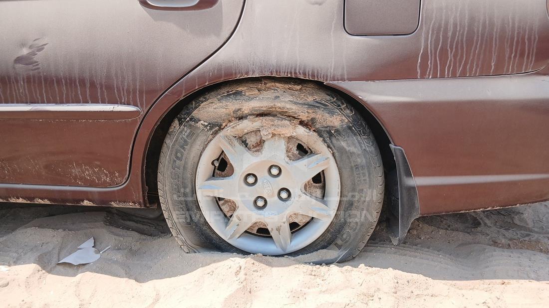 2002 Kia Sephia — Rear Left Tyre — Photo 32