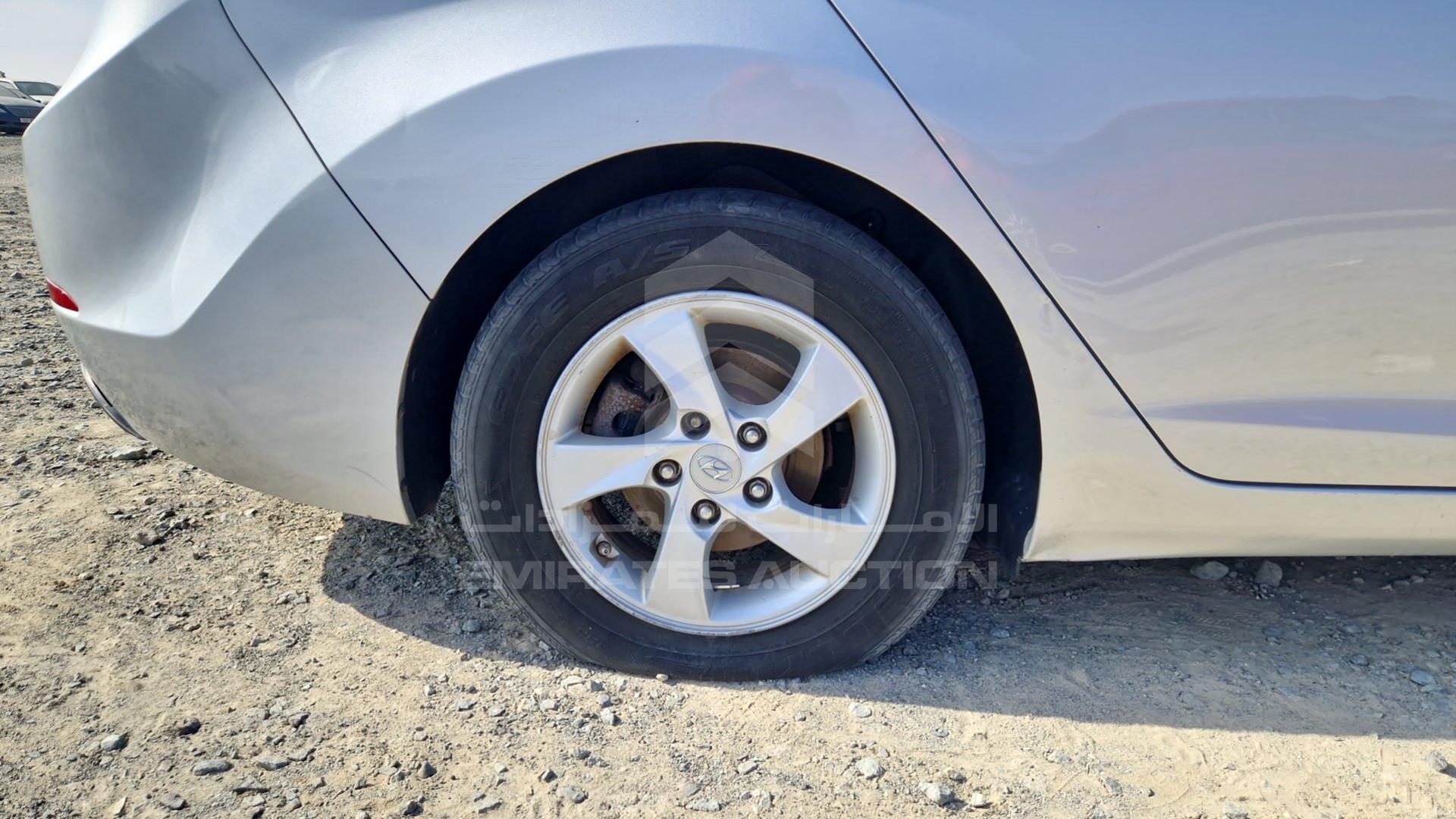 2015 HYUNDAI ELANTRA VIN: 5NPDH4AE5FH623413