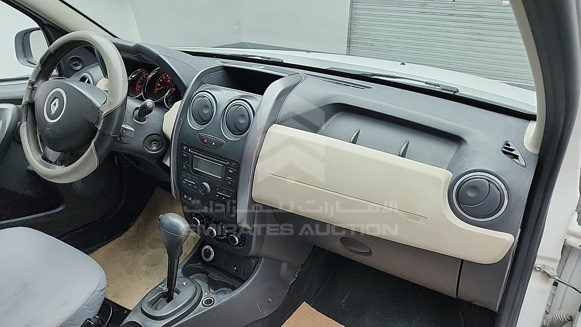2017 RENAULT DUSTER VIN: VF1HSRGJ8HA529118