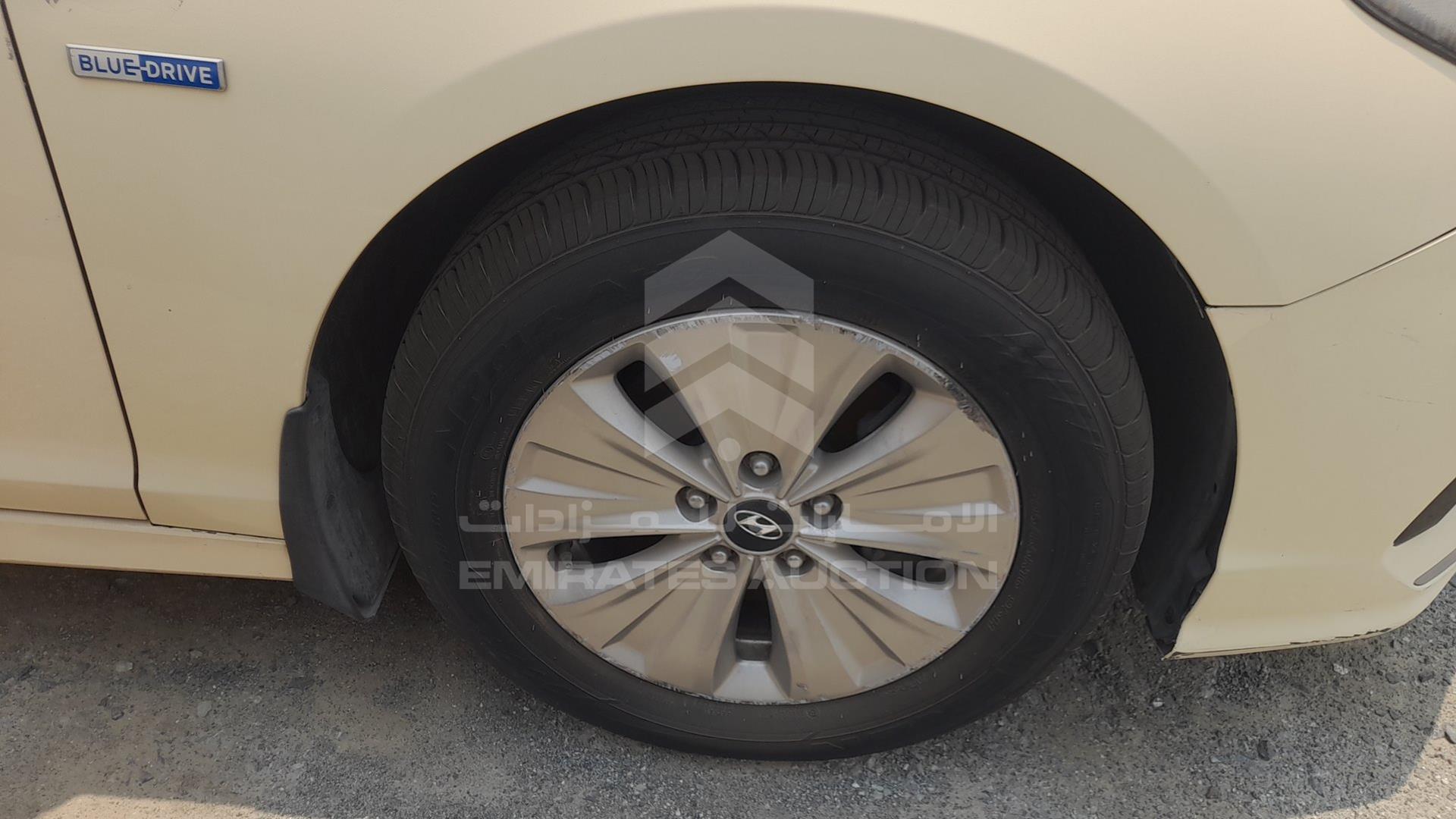 2018 HYUNDAI SONATA VIN: KMHE24139JA082043