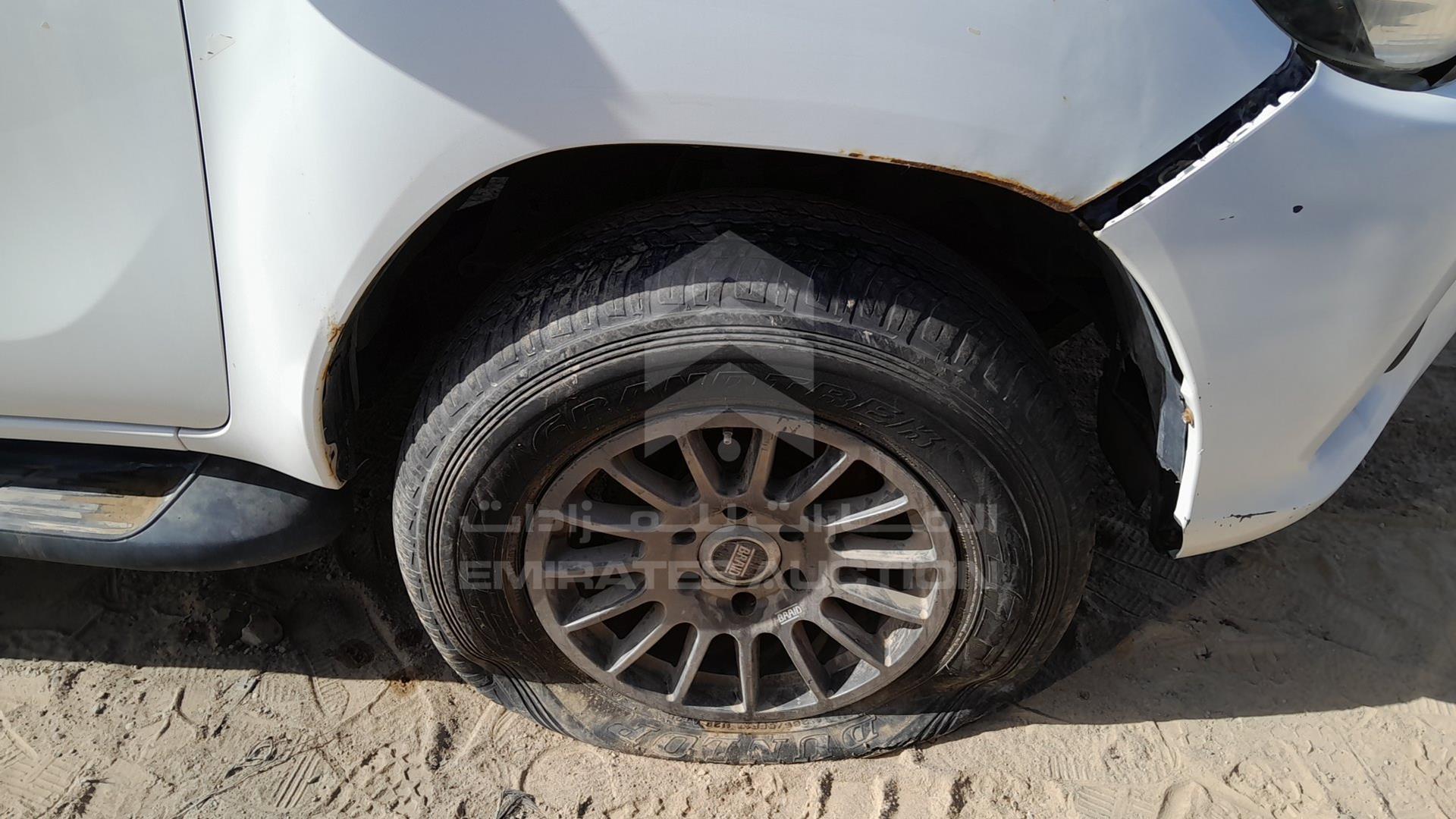 0 TOYOTA HILUX VIN: MR0HX8CD100881708