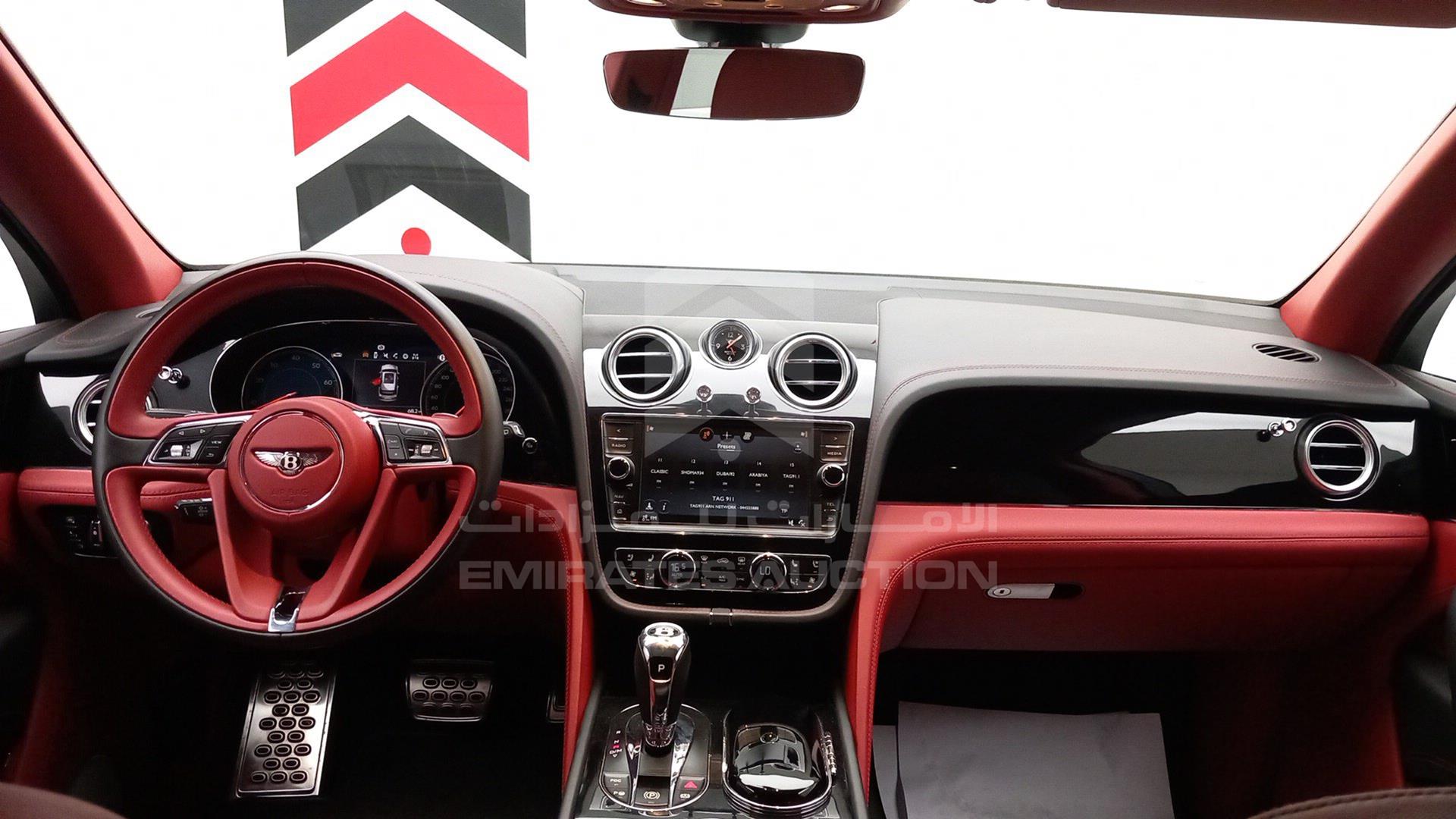2017 BENTLEY BENTAYGA VIN: SJAAB1ZV3HC016529