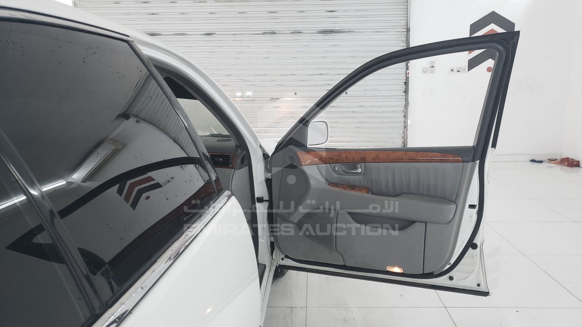 2005 LEXUS LS 430 VIN: JTHBN36F555003086