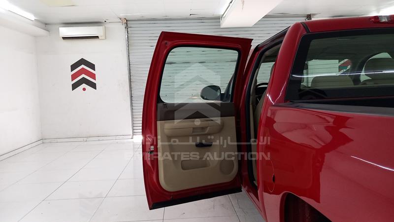 3GCPK9E7XCG160017 Auction: EmiratesAuction Lot: 409827 3GCPK9E7XCG160017 Chevrolet Silverado 2012 RED Photo 18