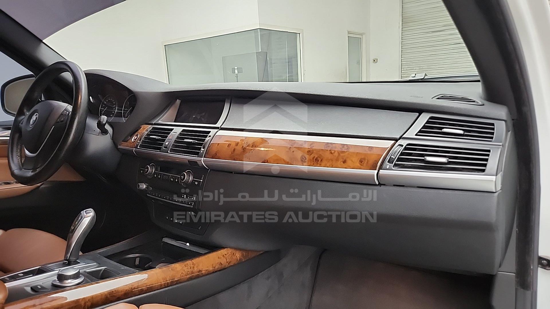 2008 BMW X5 VIN: WBAFE81028L092731