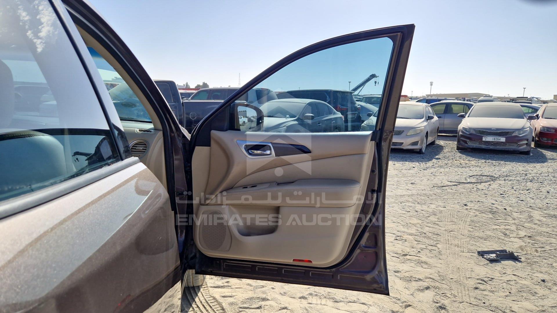 2015 NISSAN PATHFINDER VIN: 5N1AR2M58FC649561