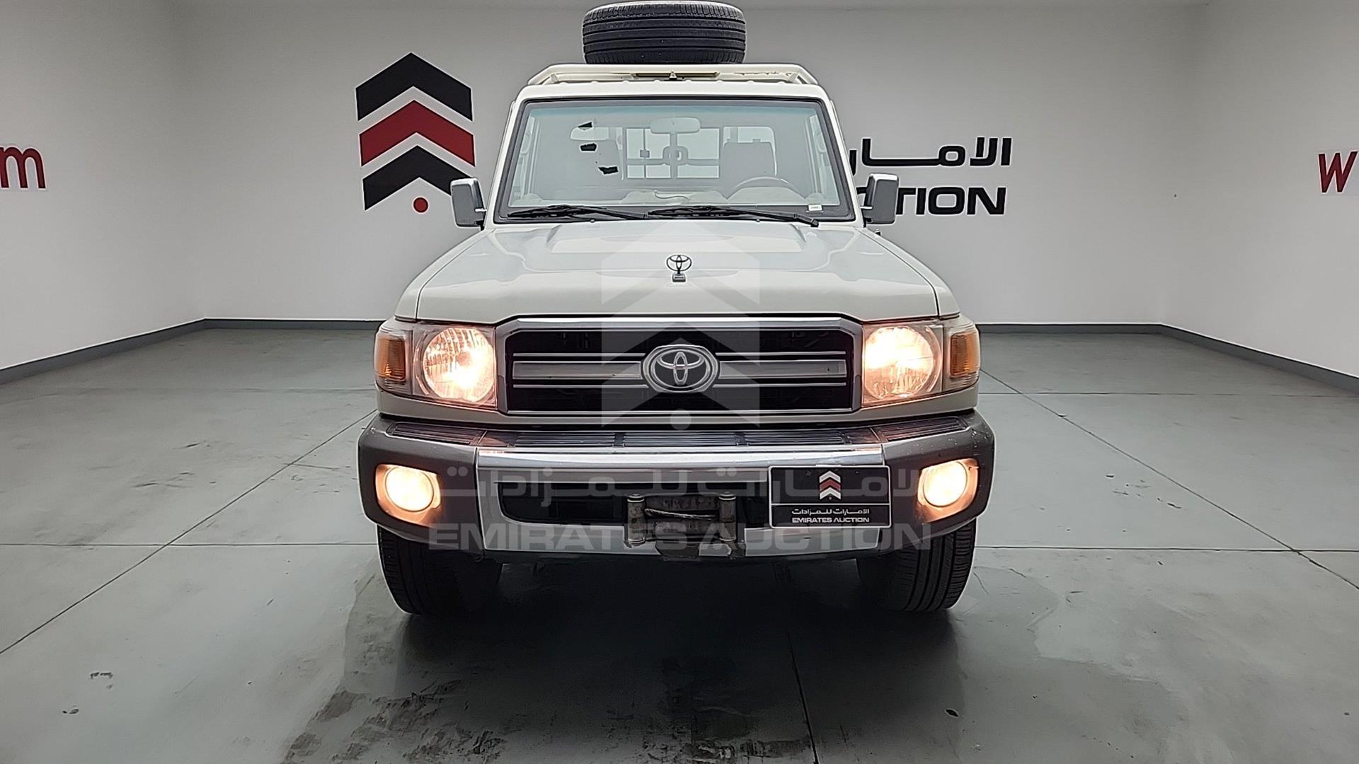 2012 TOYOTA LAND CRUISER VIN: JTFLU73J2C4522860