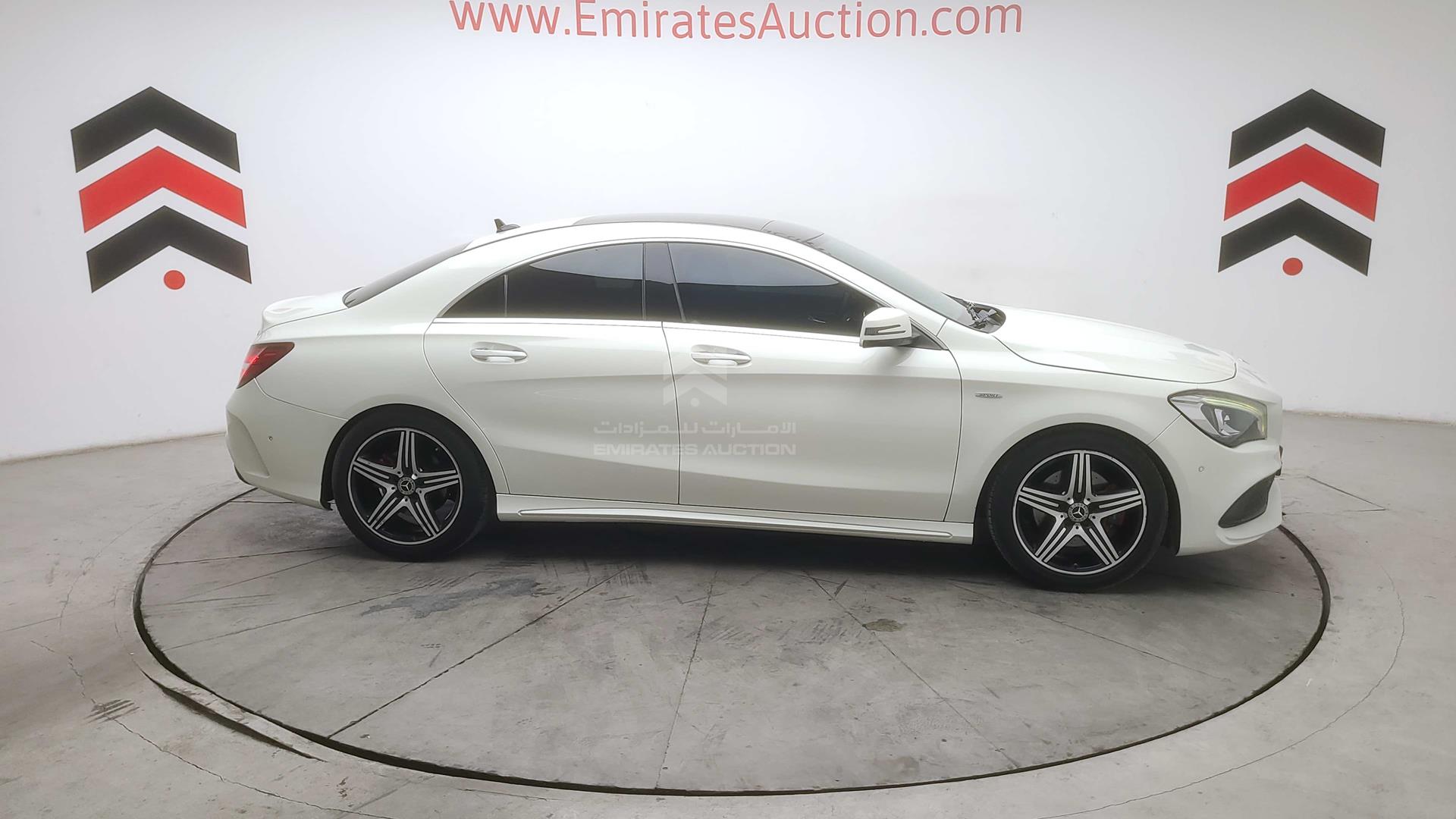 2018 MERCEDES CLA 250 VIN: WDDSJ4GB5JN562281