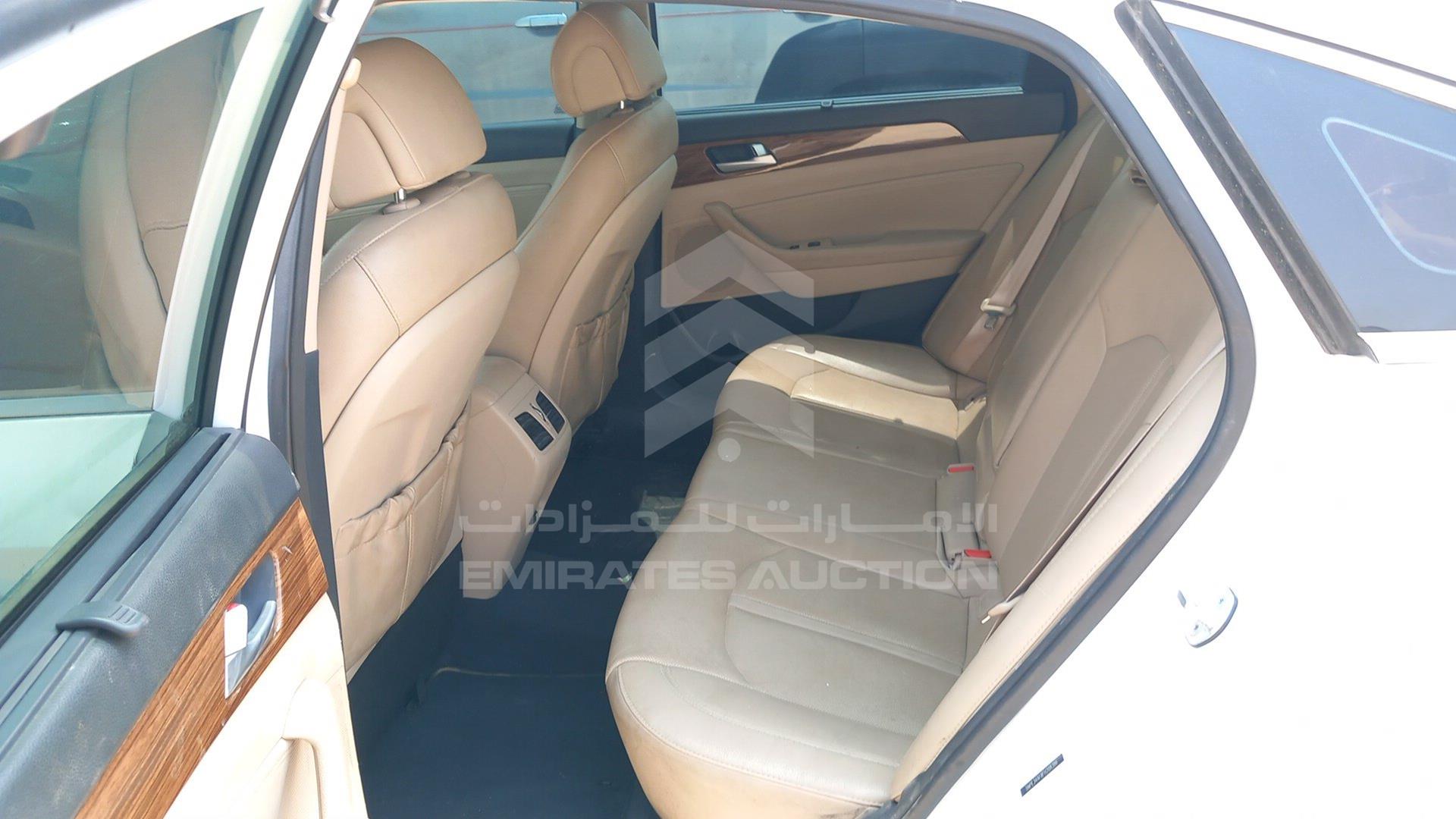 2015 HYUNDAI SONATA VIN: 5NPE34AF8FH208386