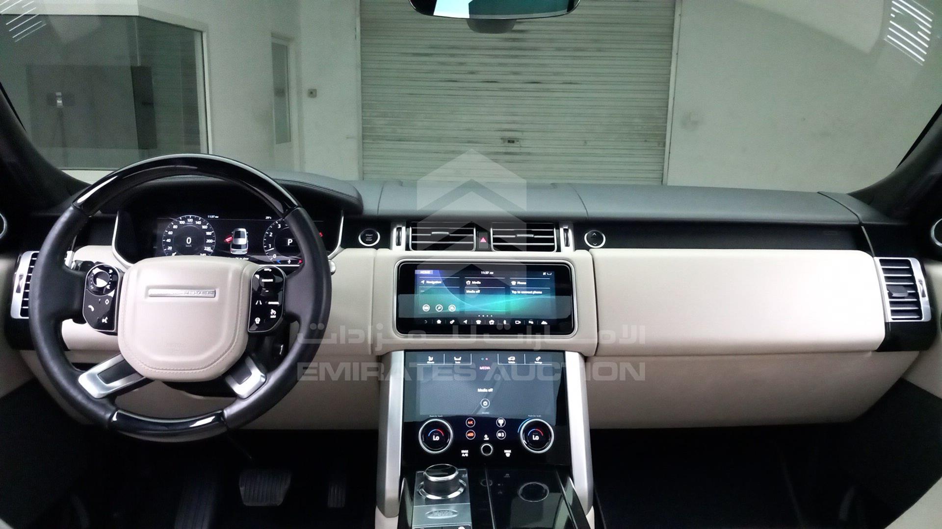 2018 RANGE ROVER HSE VIN: SALGA2BV0JA389243