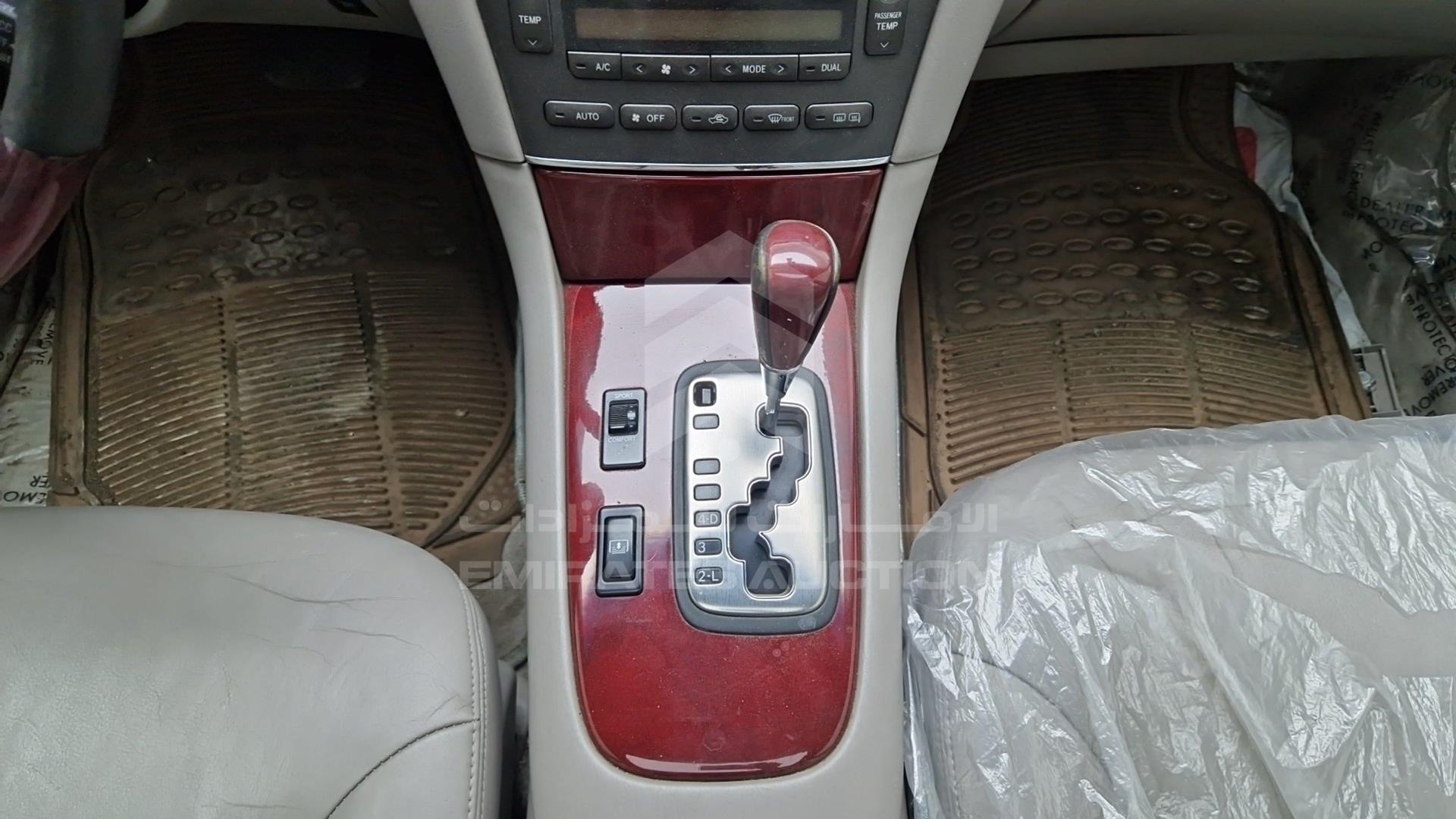 2002 LEXUS ES 300 VIN: JTHBF30G820063242